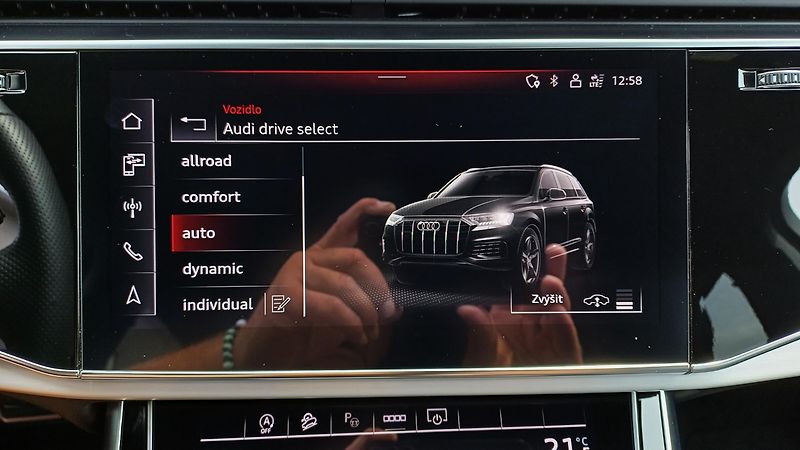 Audi Q7 S-LINE 3.0TDI WEBASTO B&O 1ČR  - fotka 34 z 44
