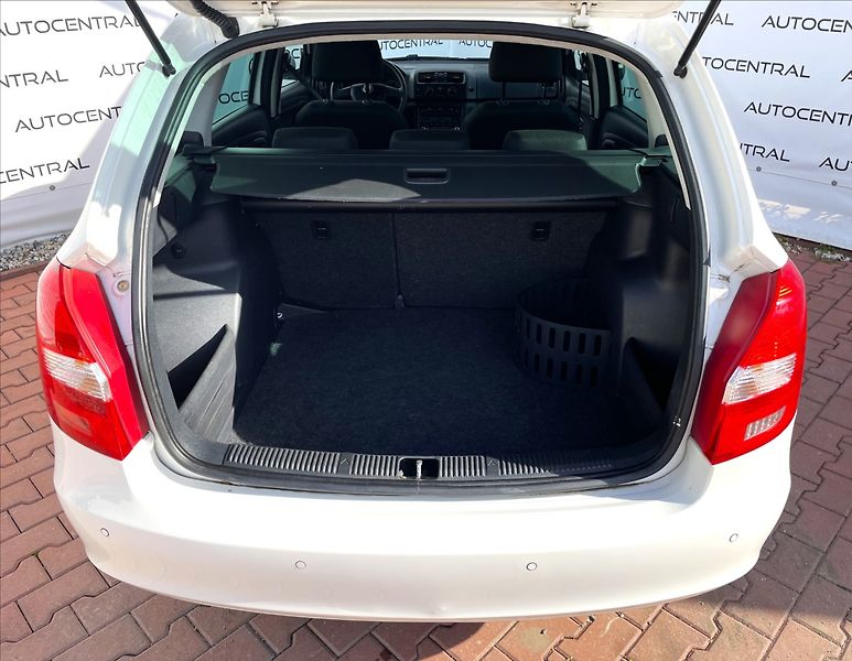 Škoda Fabia 1,2 tsi 63kW Family servisován - fotka 9 z 21