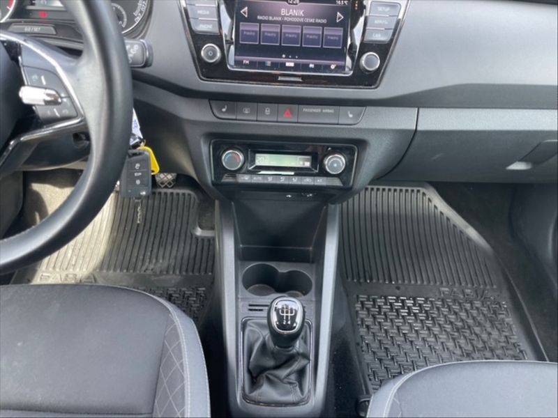 Škoda Fabia 1,0 TSI 70 Ambition - fotka 10 z 11