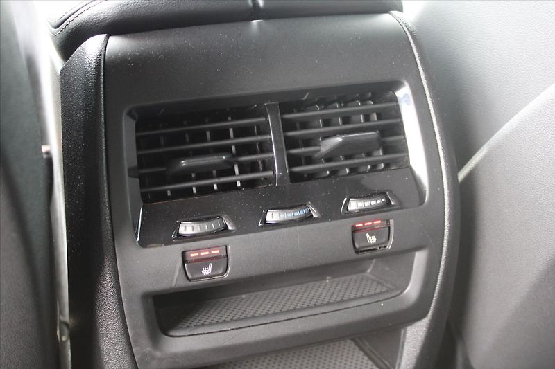 BMW X6 xDrive M50d 294kW LASER DPH ČR - fotka 28 z 30