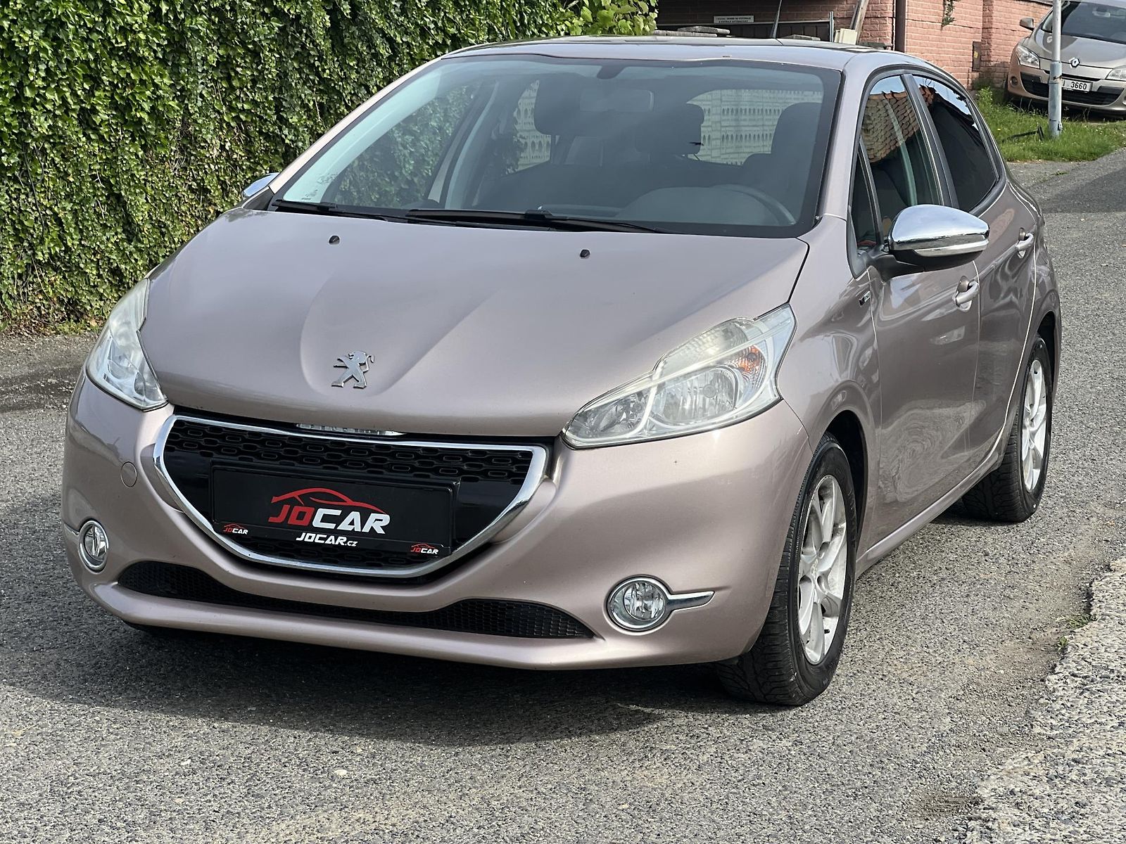 Peugeot 208 Style 1.2i KLIMA KOUPENO V ČR