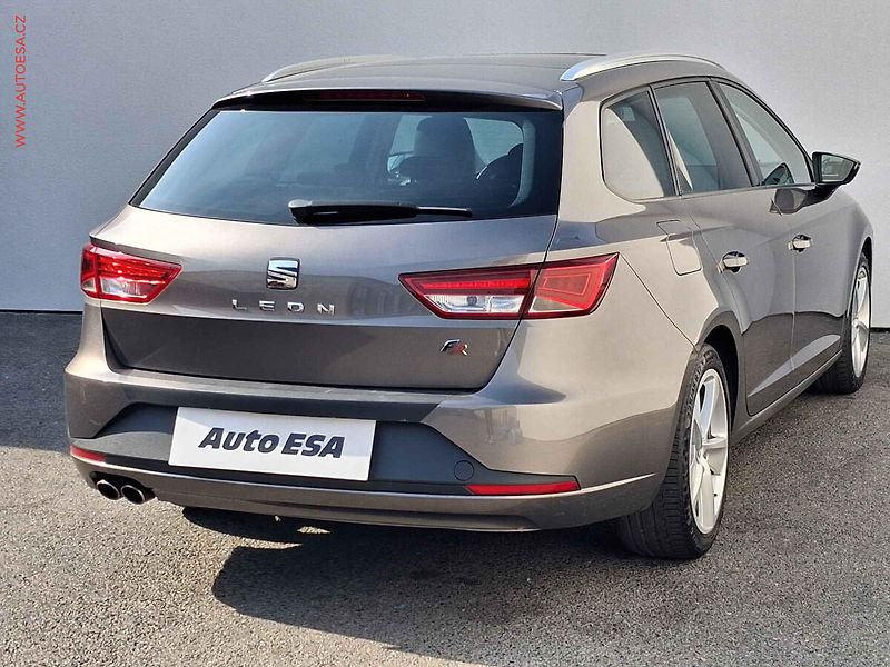 Seat Leon (2014) 1.8 TSi, FR, LED, panor, navi - fotka 4 z 18