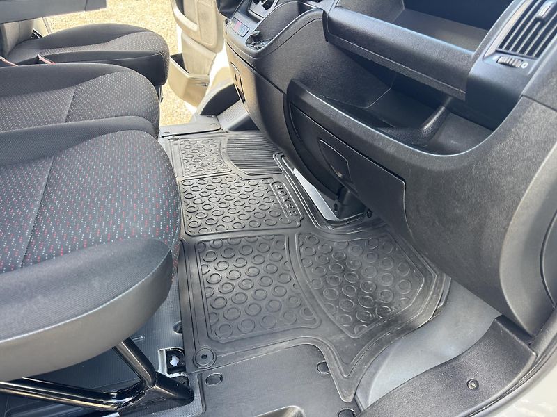 Peugeot Boxer 2.2,8p.,čelo,klima,temp.,DPH - fotka 31 z 46