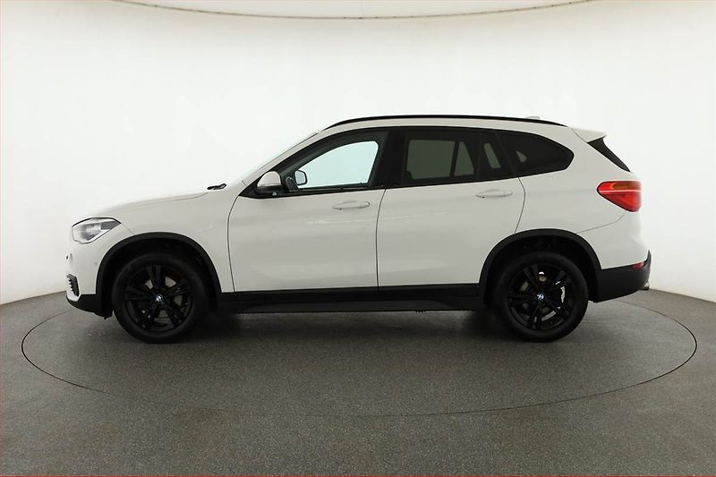 BMW X1 (2016) sDrive18d, Automat, Serv.kniha - fotka 3 z 20