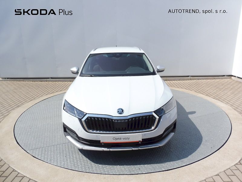 Škoda Octavia (2023) Combi Scout 2,0 TDI 147kW DSG - fotka 4 z 30
