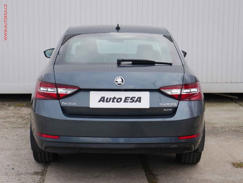 Škoda Superb (2015) 2.0 TDi 4x4, DSG, navi, bixen - fotka 5 z 20