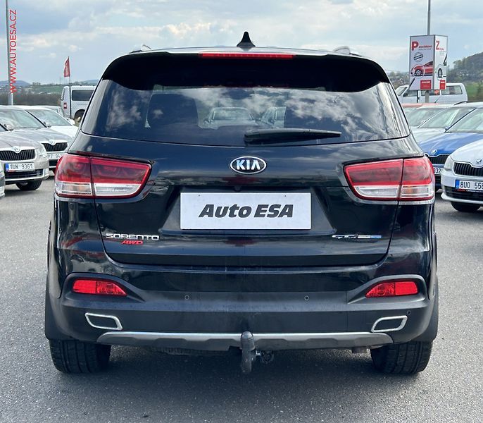 Kia Sorento (2015) 2.2CRDI 4x4, AT, STK1/28 - fotka 5 z 15