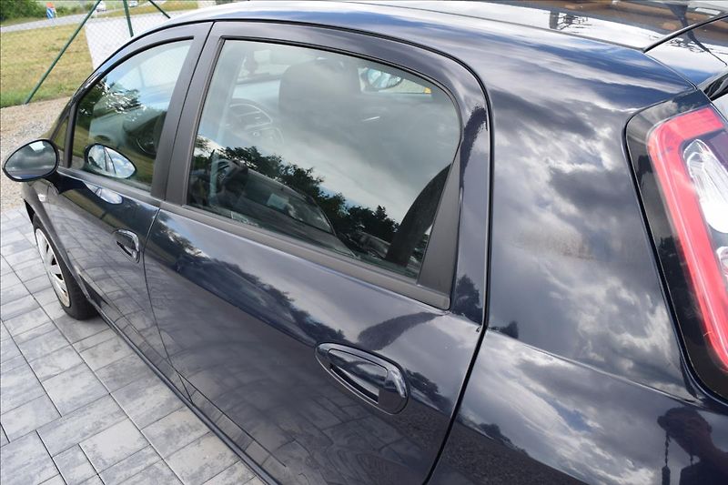 Fiat Grande Punto 1,2 i 51KW PO ROZVODECH KLIMA - fotka 9 z 42