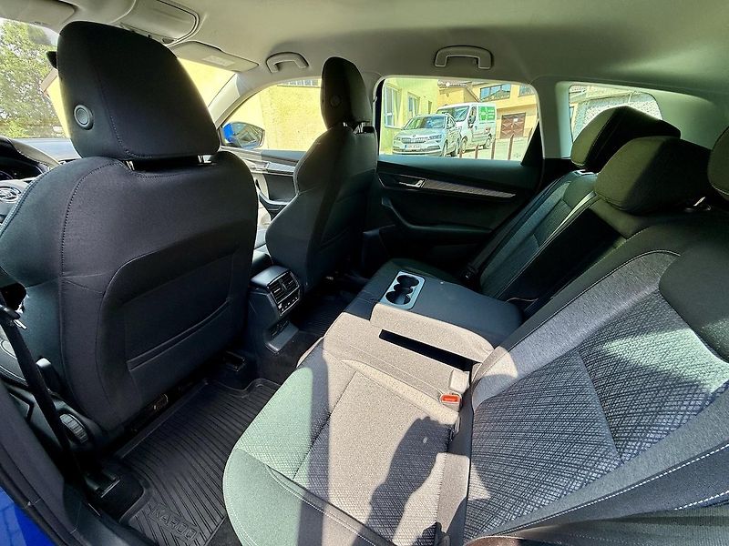 Škoda Karoq (2022) 2,0TDi 110kW 4x4 DSG STYLE ČR - fotka 9 z 23