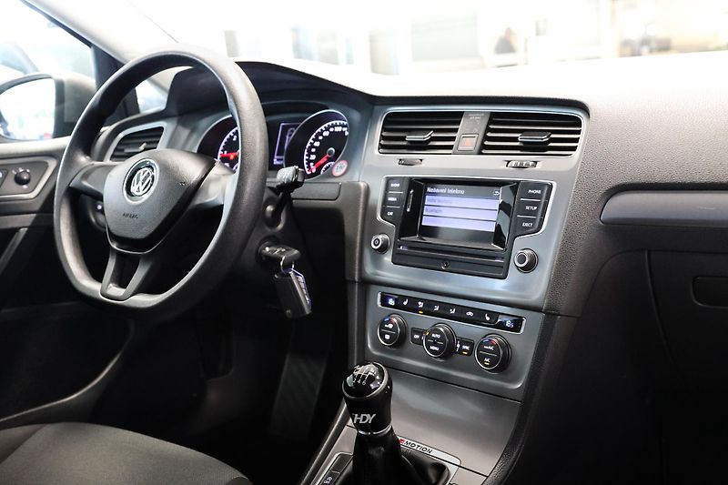 Volkswagen Golf Variant (2016) 1.6TDI 4x4 TOP STAV VW - fotka 13 z 24
