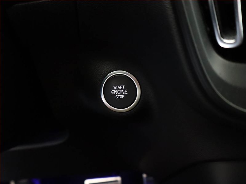 Volvo XC40 (2022) T2 - fotka 15 z 15