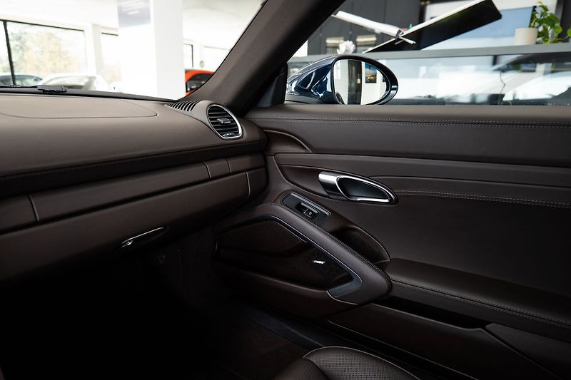 Porsche Cayman S BOSE/PDK - fotka 15 z 21