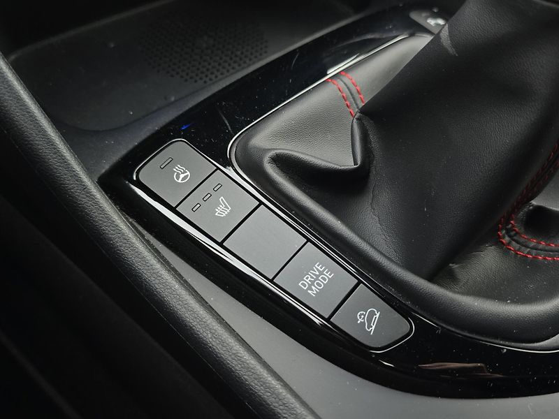 Hyundai Tucson (2022) N-Line 1.6 T-GDi 4x4 110kW, Se - fotka 21 z 25