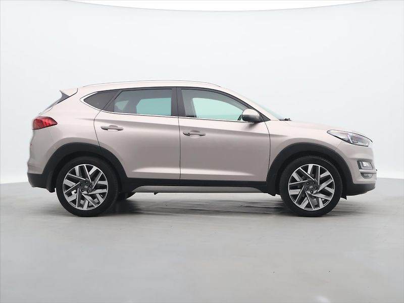 Hyundai Tucson 2,0 CRDi 136kW 4x4 CZ Aut - fotka 8 z 29