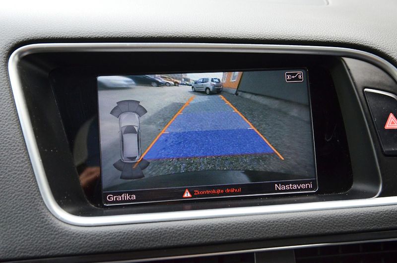 Audi Q5 (2015) 2.0 TDi 140kW Quattro S-LINE - fotka 40 z 45