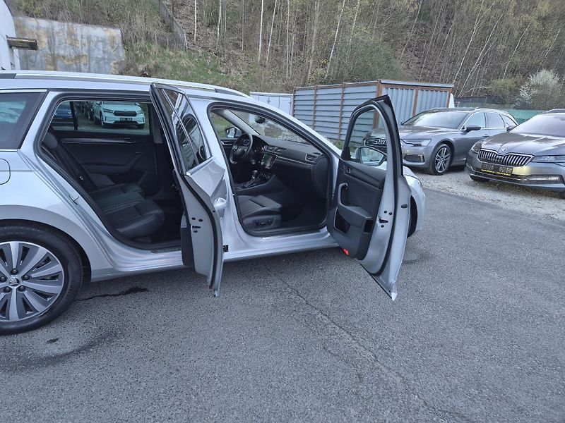 Škoda Superb Combi 2,0TDi 147kw DSG 17ALU - fotka 17 z 41