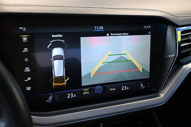 Volkswagen Touareg (2022) 3.0 4Motion LED ACC Vzduch Taž - fotka 17 z 34