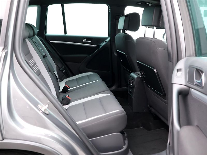 Volkswagen Tiguan 2,0 TDI 103kW Sport&Style 1.Ma - fotka 7 z 28