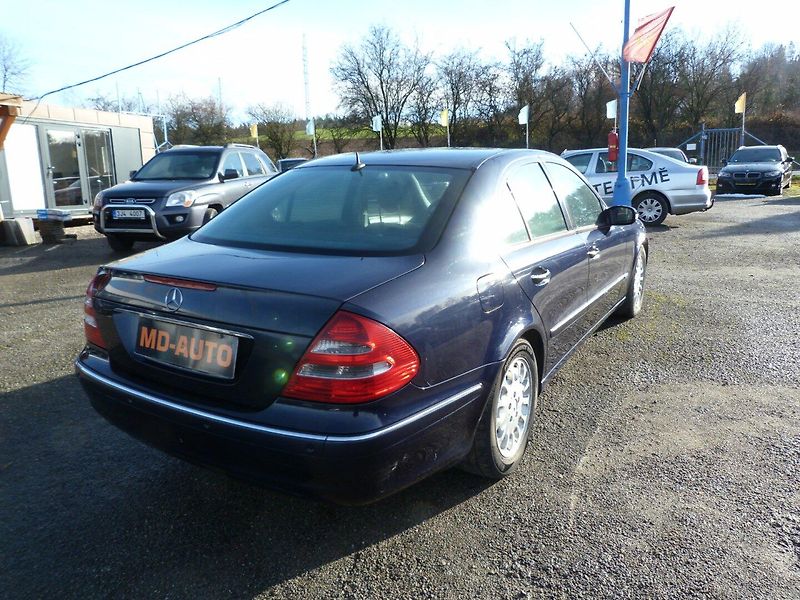 Mercedes-Benz 211 E320 3.2 I - fotka 5 z 23