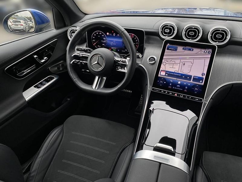 Mercedes-Benz GLC (2024) 300 de 4MATIC - fotka 13 z 29