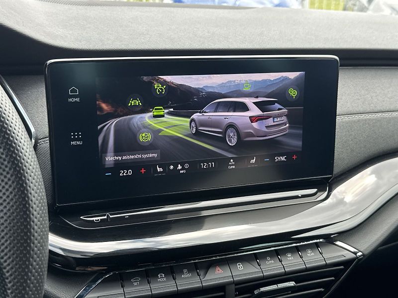 Škoda Octavia (2023) Combi 2.0 TDI DSG Sportline - fotka 16 z 36