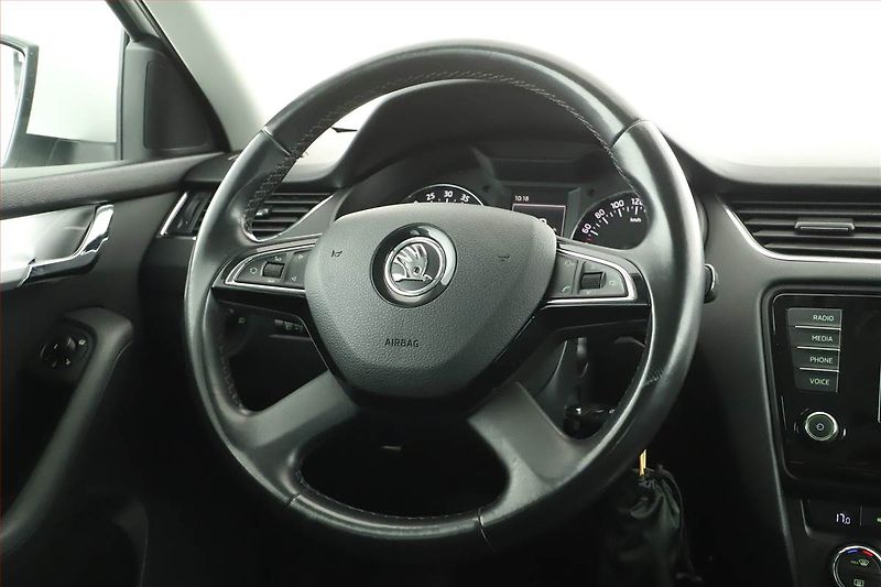 Škoda Octavia (2013) 1.6 TDI, Tempomat - fotka 8 z 14