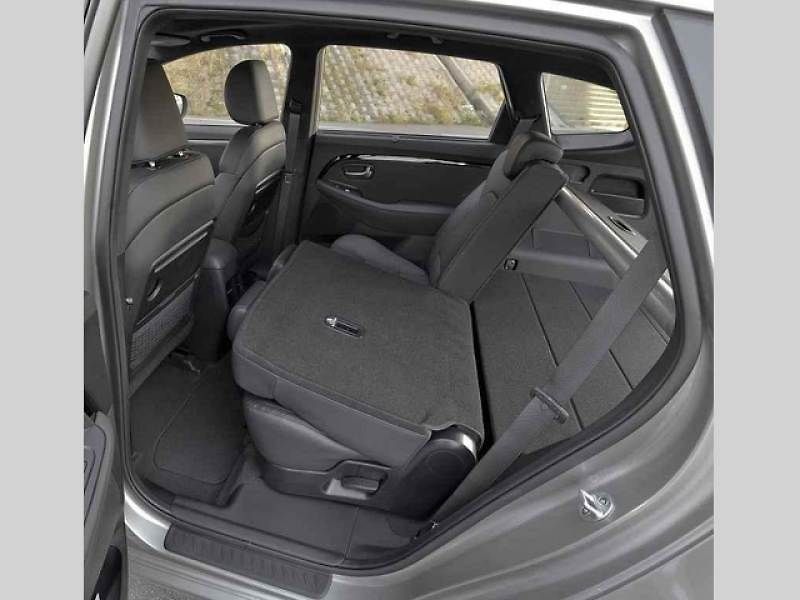 Kia Carens.