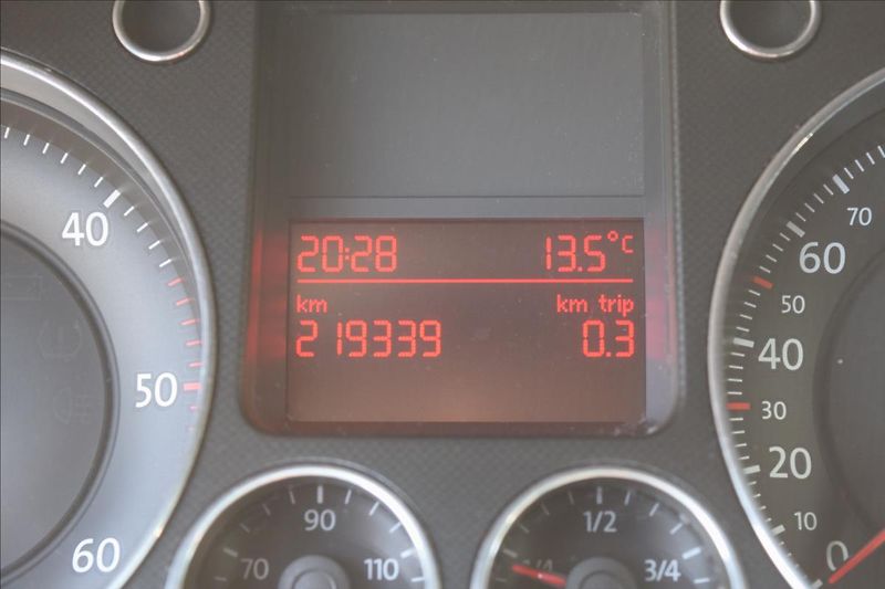 Volkswagen Passat 1,9 TDI 77KW KLIMA 1XMAJITEL - fotka 38 z 46