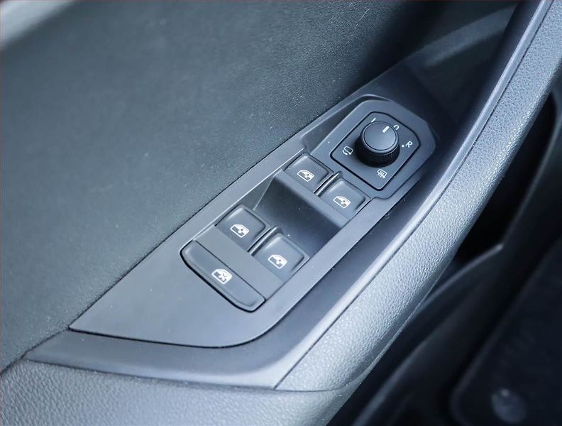 Škoda Karoq (2024) Sportline 2.0 TDI - fotka 20 z 25