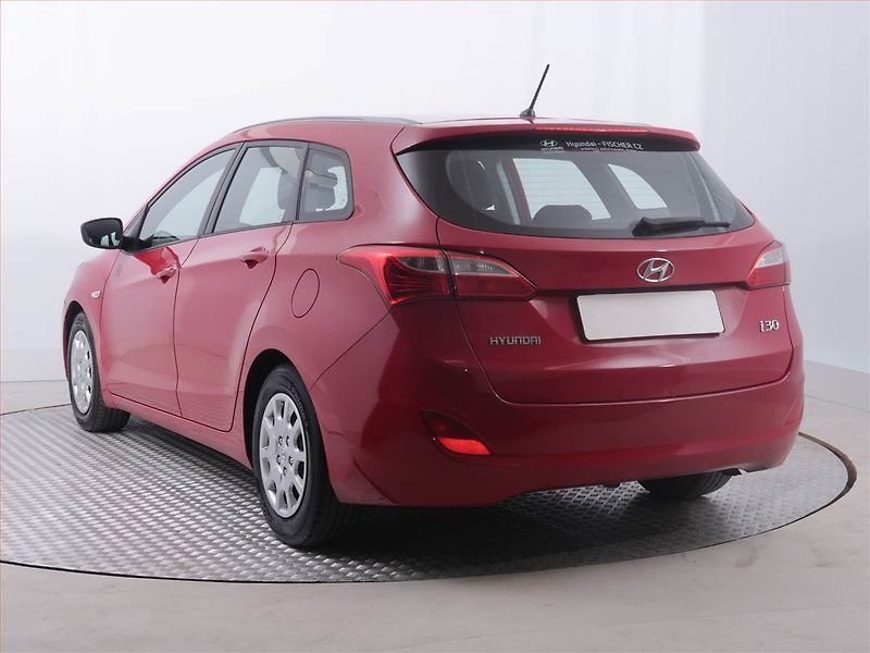 Hyundai i30 (2015) 1.6 MPI - fotka 4 z 14