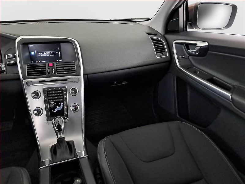 Volvo XC60 (2016) D4, 4X4, Automat, Serv.kniha - fotka 8 z 24