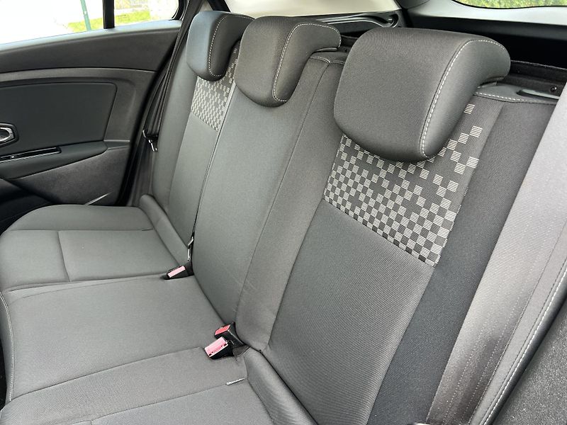 Renault Mégane 1.5DCi KLIMA TEMPOMAT odp.DPH - fotka 28 z 44