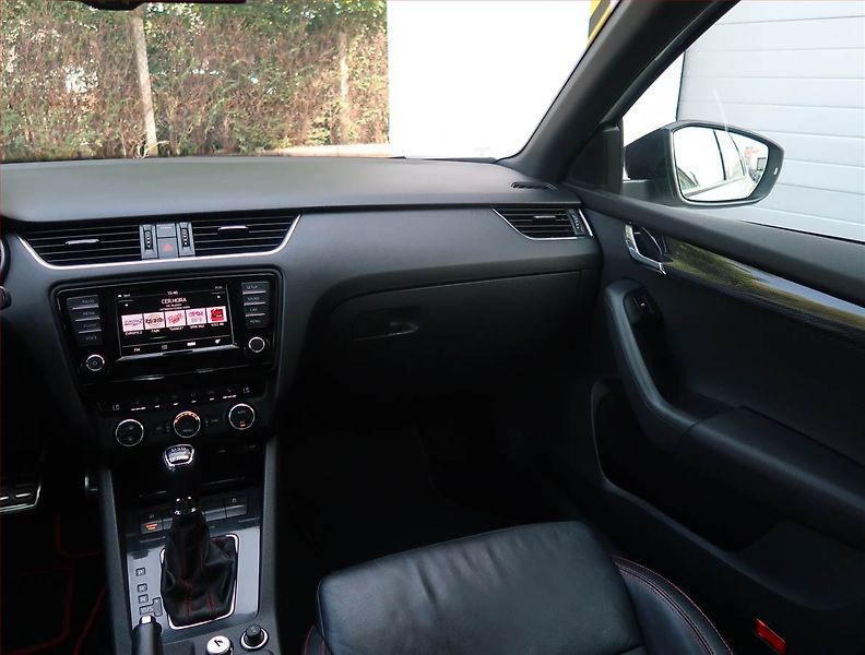 Škoda Octavia (2015) RS 2.0 TSI, Automat - fotka 8 z 19
