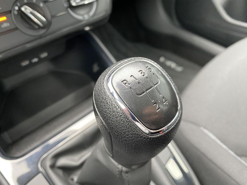 Škoda Fabia 1.0 MPI - 1xMAJ. - 38 000 KM - fotka 24 z 42