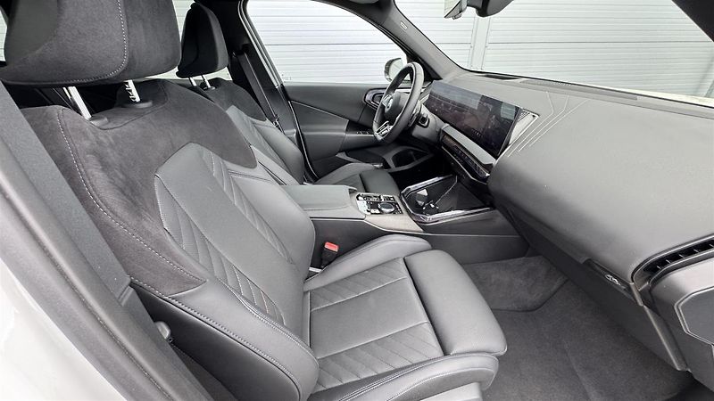 BMW X3 20d xDrive Mpaket HeadUp - fotka 9 z 13