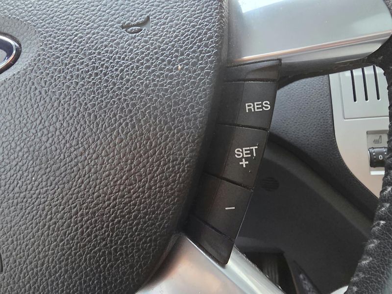 Ford Kuga 2.0-AUTOMAT-KŮŽE/TEXTIL-ODĚRKY - fotka 21 z 27