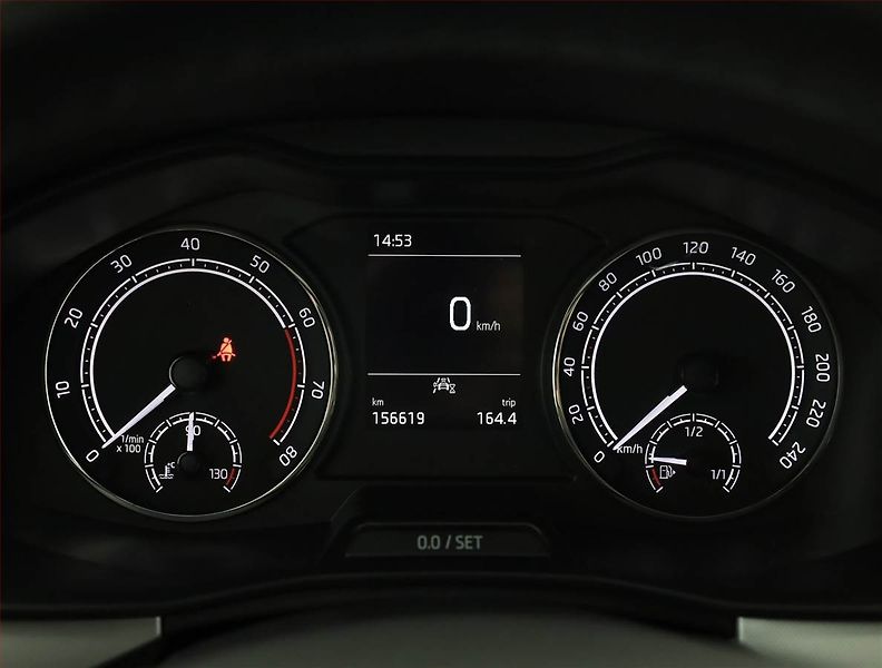 Škoda Scala (2020) 1.0 TSI, Tempomat - fotka 8 z 15