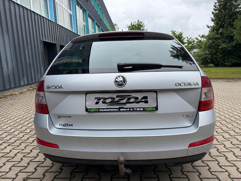 Škoda Octavia 2,0 TDI 4x4 /servis.kn. /110kW - fotka 6 z 32