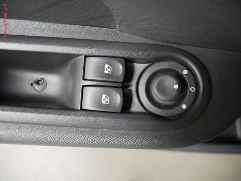 Renault Twingo (2014) 1.2.i, ČR, AC - fotka 17 z 18