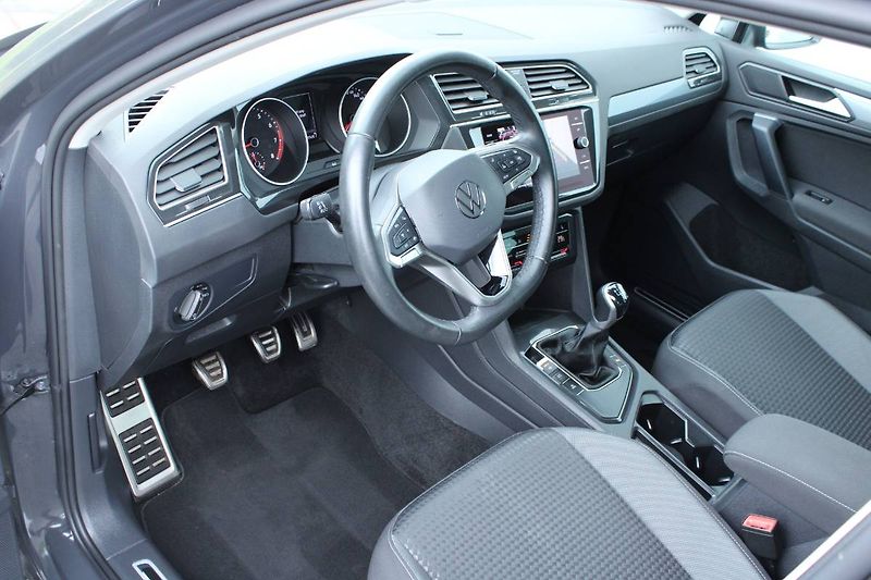 Volkswagen Tiguan (2022) 1.5 TSI 110kW LED manuál - fotka 21 z 35