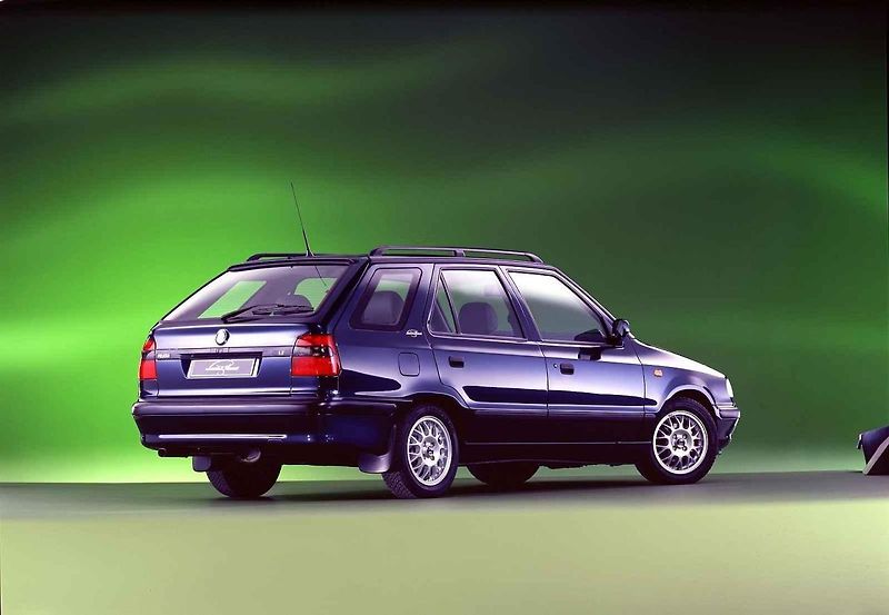 První verze Felicie se začala vyrábět v létě roku 1994