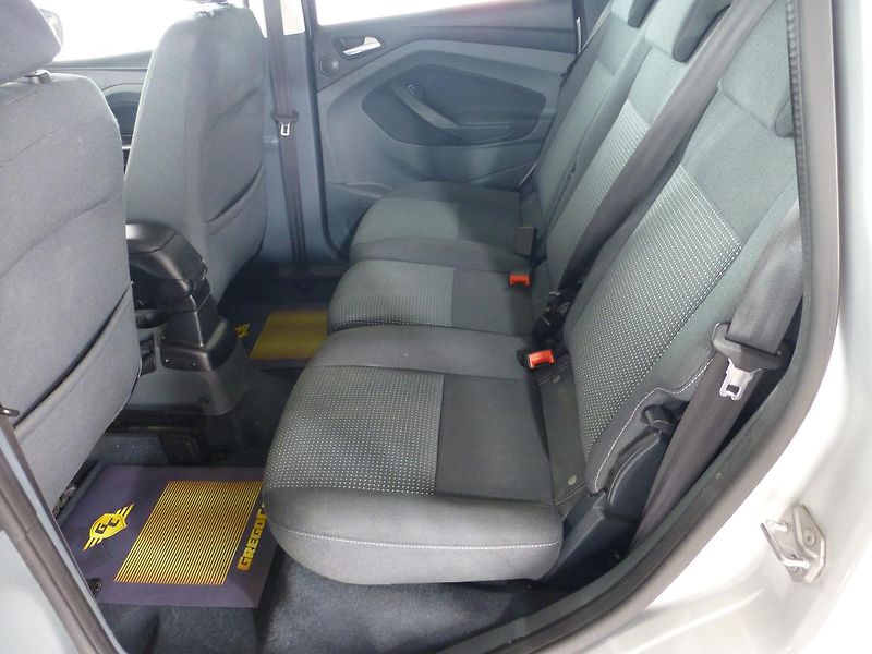 Ford C-MAX (2014) 1,6TDCI-85KW**ALU*PARK.S**NAVI - fotka 14 z 26