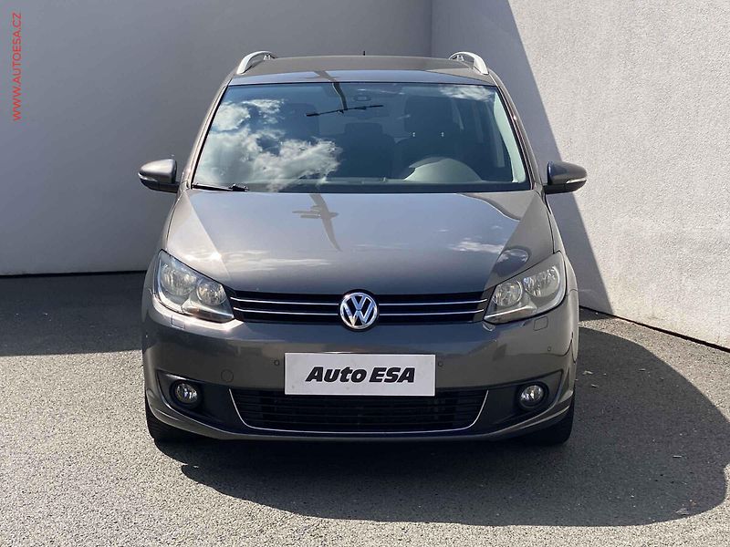 Volkswagen Touran (2013) 2.0 TDi, Life, TZ - fotka 2 z 15