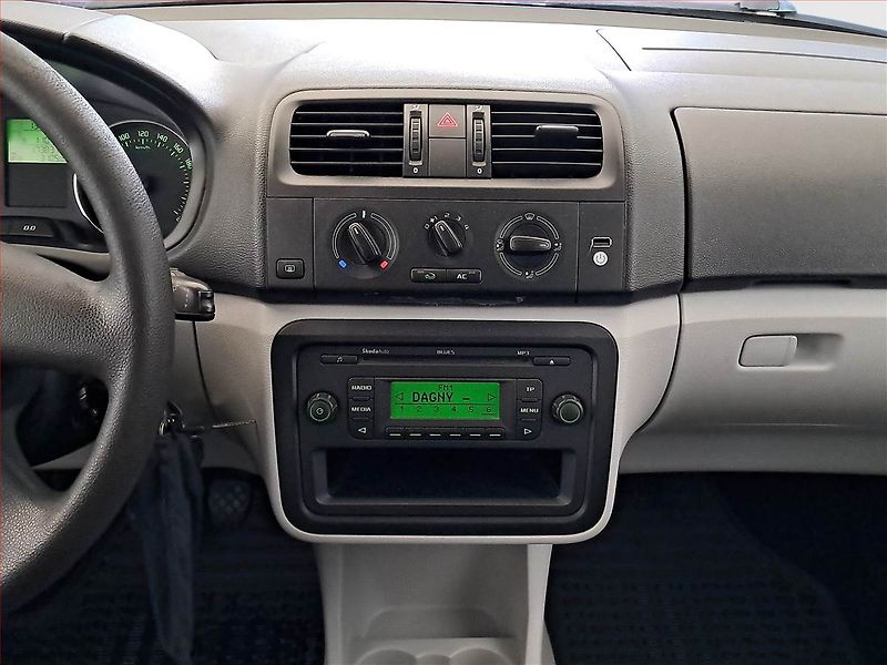Škoda Fabia (2012) 1.2 TSI, Tempomat - fotka 12 z 14