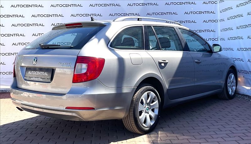 Škoda Superb 1,6 TDi.77kw - fotka 4 z 26
