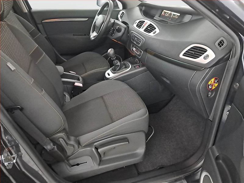 Renault Scénic (2010) 1.9 dCi, Serv.kniha, Tempomat - fotka 9 z 19