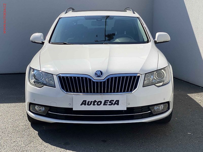 Škoda Superb (2015) 1.6 TDi, Ambition, TZ, panor - fotka 2 z 17