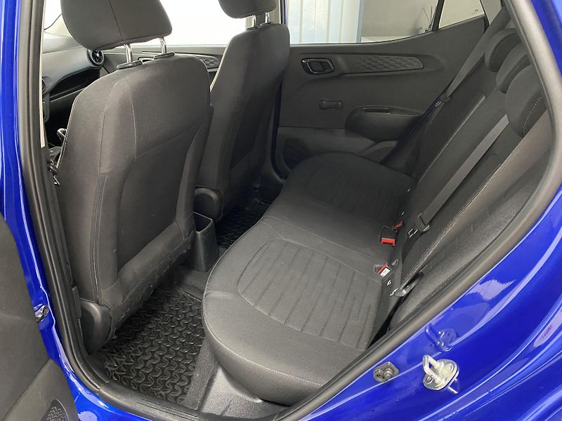 Hyundai i10 1.0 i AUTOMAT ČR REZERVACE  - fotka 17 z 26