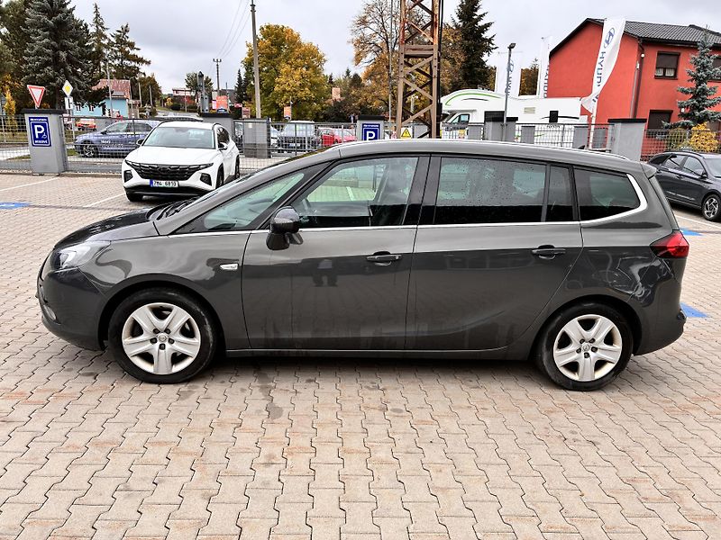 Opel Zafira Tourer 2.0CDTi 125kW AT 7MÍST - fotka 4 z 29