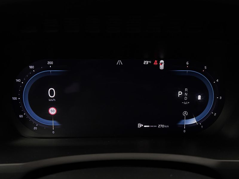 Volvo XC90 B5 AWD PLUS DARK CZ 1.maj - fotka 17 z 46
